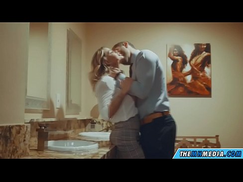 ❤️ Вақте ки як малламуй busty шумо дар як ҳоҷатхона ҷамъиятӣ seduces ❤️❌ Порнои мақъад дар порно tg.dreamlandpassionjourney.ru ❌